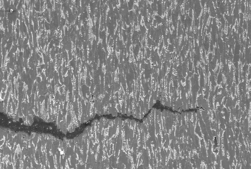Fracture path under microscope
